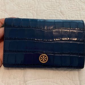 NWOT Tory Burch Parker Embossed Wallet